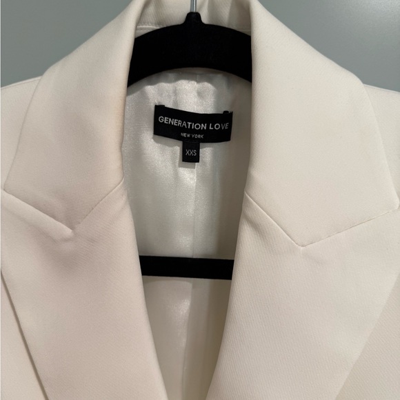 GENERATION LOVE Melbourne Short-Sleeve Blazer Women's White Blazer - Picture 5 of 9